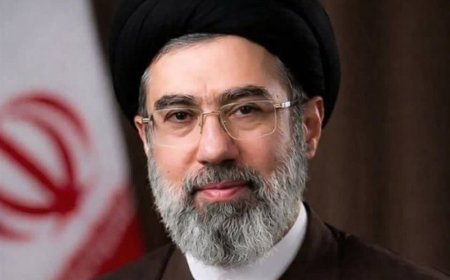 سیدمجتبی خامنه‌ای بعنوان سومین رهبر انقلاب اسلامی ایران انتخاب شد