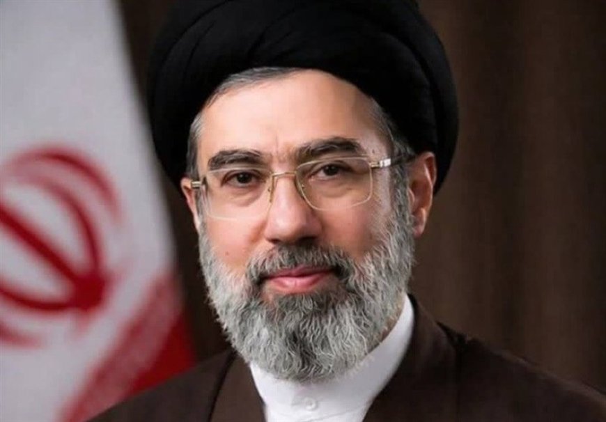 سیدمجتبی خامنه‌ای بعنوان سومین رهبر انقلاب اسلامی ایران انتخاب شد