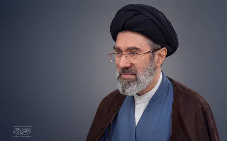 رهبر انقلاب: هر اقدامی که موجب سرخوردگی مردم شود، کمک به دشمن است